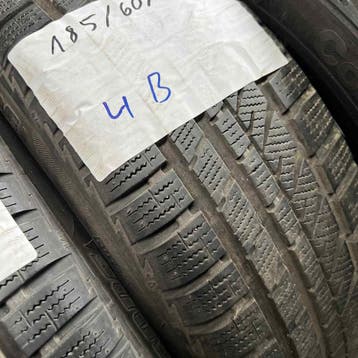 2 x Bridgestone Blizzak LM-30 185-60-15 Winterbanden 8mm, Auto-onderdelen, Banden en Velgen, Gebruikt, 15 inch, Band(en), Personenwagen