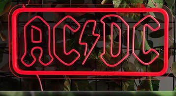 No reserve-AC DC Neon Led met ophangketting,lange kabel met, Antiek en Kunst