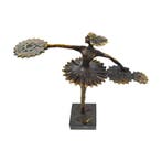 Corrie Ammerlaan - bronzen sculptuur Danseres met waaiers