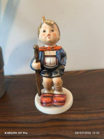 Hummel - Beeldje - Little hiker - Keramiek