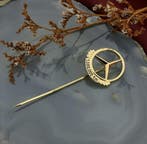 8 karaat vintage reversspeld met Mercedes Benz logo, Ophalen of Verzenden, Gebruikt, Overige kleuren, Goud