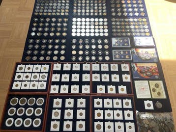 Wereld. Lot de 351 monnaies du Monde dont 3 en Or, 21