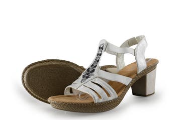 Rieker Sandalen in maat 42 Beige, Verzenden, Beige, Sandalen of Muiltjes, Zo goed als nieuw