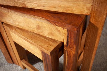 Massief houten bijzettafels Set van 3 MONSOON 45 cm bruine, Huis en Inrichting, Ophalen of Verzenden, Nieuw