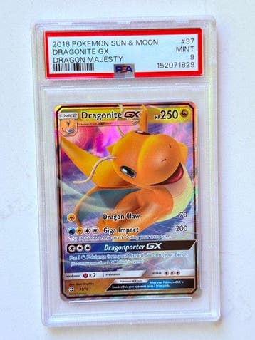 Pokémon - 1 Graded card - Dragonite 37/70 Foil, Full art -, Hobby en Vrije tijd, Verzamelkaartspellen | Pokémon, Nieuw