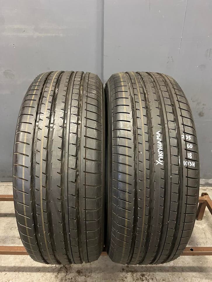 Nieuwe Yokohama Advan V61 banden, maat 235/60R18 103H, Auto-onderdelen, Banden en Velgen, 18 inch, Zomerbanden, 235 mm, Personenwagen