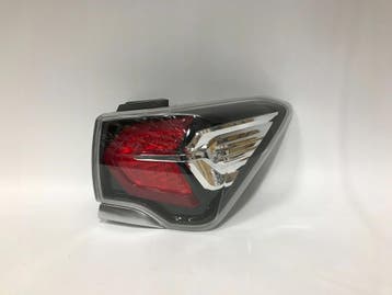 SsangYong Korando E 19- rechter achterlicht LED Europa, Auto-onderdelen, Verlichting, Verzenden, Gebruikt