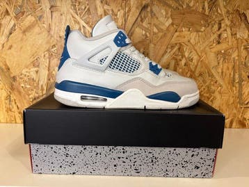 Nike - Air Jordan 4 - Sneakers - Maat: EU 40, Nieuw