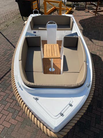 Zeer mooie en complete Valory 480 sloep nu beschikbaar!, Ophalen, Kussenset, Nieuw, Buitenboordmotor