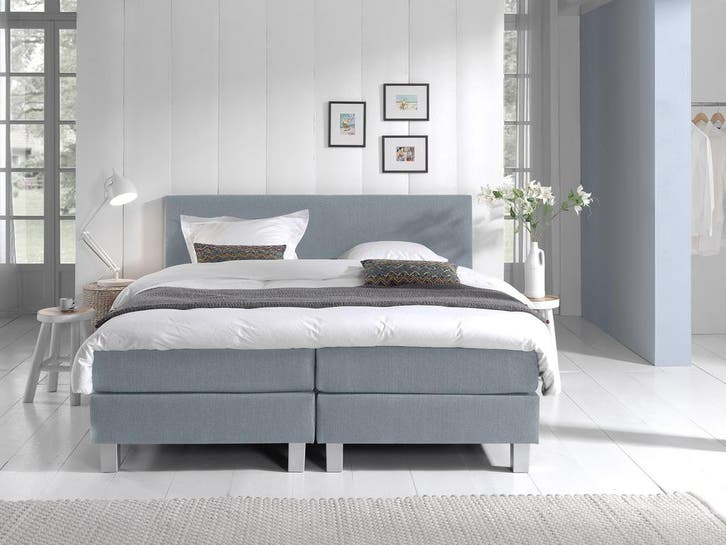 Boxspring Eefje - lichtblauw - 200 x 220 cm, Huis en Inrichting, Slaapkamer | Boxsprings, 220 cm, Blauw, Overige maten, Tweepersoons