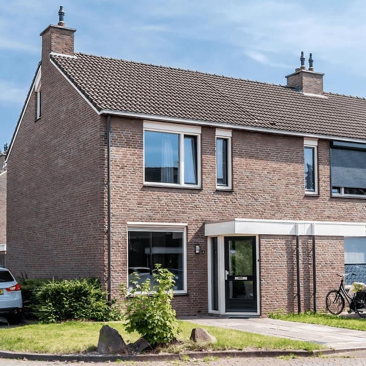 Huis in Roermond gevonden voor €1300,- pm, Huizen en Kamers, Kamers te huur, 50 m² of meer, Overige regio's
