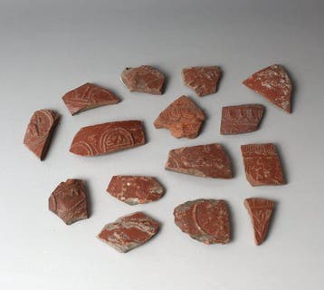 Oud-Romeins Terra sigillata Pottenfragmenten met
