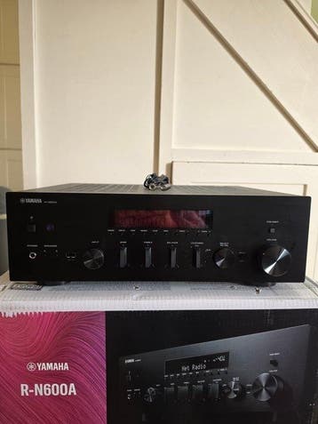 Yamaha - R-N600A / 2-kanaals netwerk / DAC Solid state, Nieuw