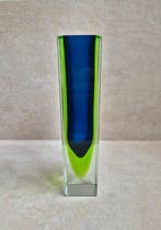 Vaas - Glas - Uranium glazen blokvaas, Antiek en Kunst, Antiek | Glas en Kristal