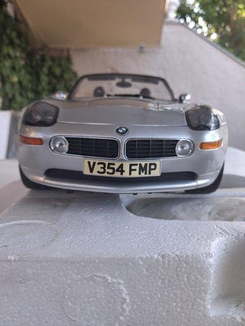 Kyosho 1:12 - Model cabriolet - BMW Z8 - James Bond 007, Nieuw