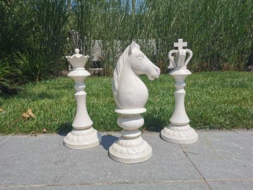 Beeldje - A set of Chess pieces - 35 cm (3) - Gietijzer