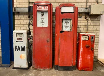 GEVRAAGD OUDE BENZINEPOMP DIESELPOMP BENZINE DIESEL POMPEN, Veehouderij
