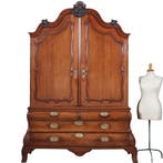 Dubbel gebogen kabinet in prachtige oude kleur 18e eeuws No;, Ophalen of Verzenden