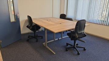 Refurbished Ahrend verstelbare bureaus,  vanafprijs per stuk, Huis en Inrichting, Bureaus, Ophalen of Verzenden, Zo goed als nieuw