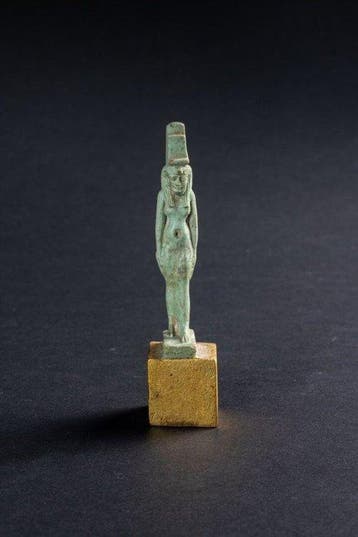 Oude Egypte, late periode Grote faience Isis-amulet 8,50 cm.
