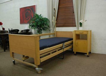 Hoog laag bed / ziekenhuisbed / seniorenbed / thuiszorgbed, Gebruikt, Verstelbaar