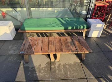 Hutten terrasset – bank met 2 tafels (2 sets beschikbaar), Ophalen of Verzenden, Gebruikt, Meubilair