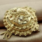 Gouden oud Hollandse broche van een mutsenbel, Ophalen of Verzenden, Gebruikt, Overige kleuren, Goud