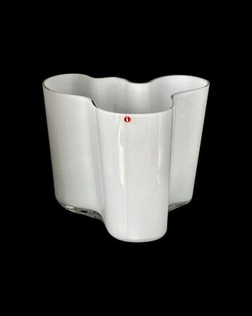 Iittala - Alvar Aalto - Vaas - Savoy Model 3030 - Mond/Hand