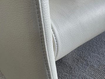 Leolux Felizia Bank  211cm – Lage Rug | wit Leer |, Driepersoons, Ophalen of Verzenden, Zo goed als nieuw, Rechte bank