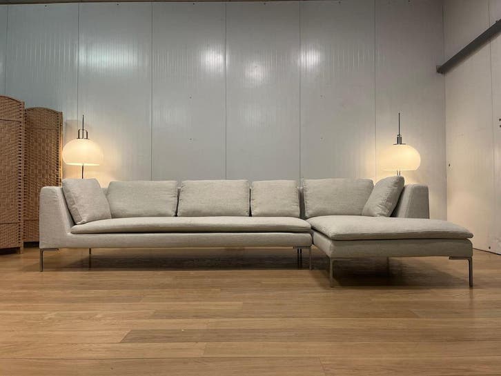 BB Italia Charles Hoekbank – Nieuw Gestoffeerd (Ecru), Huis en Inrichting, Banken | Bankstellen, 300 cm of meer, 150 cm of meer