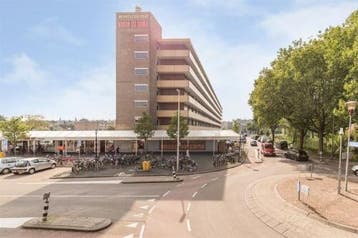 Te Huur 4 Kamer Appartement Marco Pololaan In Utrecht, Huizen en Kamers, Huizen te huur, Utrecht-stad, Direct bij eigenaar, Appartement