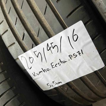 2 x Kumho Ecsta 205-45-16 Zomerbanden 5,5mm, Auto-onderdelen, Gebruikt, 16 inch, Band(en), Personenwagen