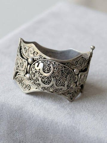 Zilver, Oud Berberse manchetarmband van massief zilver met