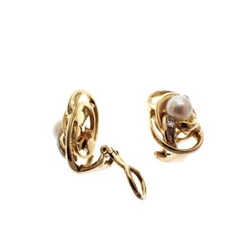 Vintage gouden oorclips met parel en diamanten; 0,08 ct., Gebruikt, Ophalen of Verzenden, Met edelsteen, Goud