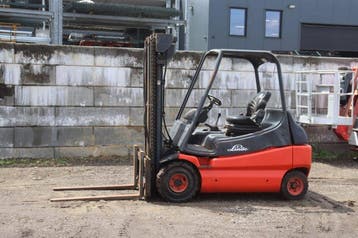 Veiling: Heftruck Linde E30-01 Elektrisch 3000kg 7m 1998, Zakelijke goederen, Machines en Bouw | Heftrucks en Intern transport