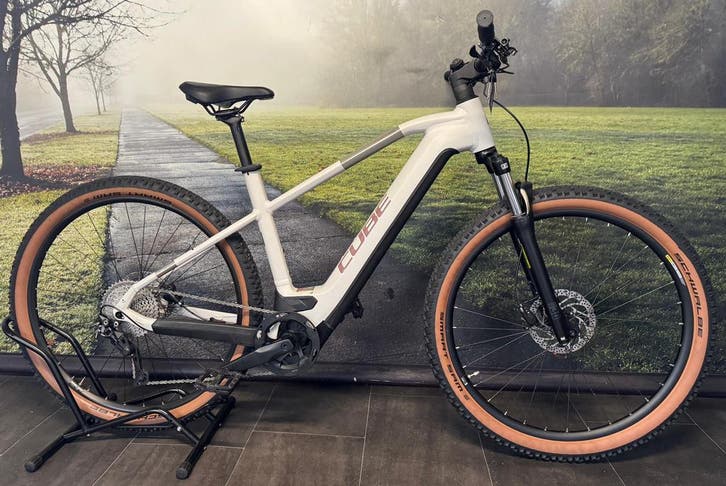 Cube elektrische MTB | Bosch CX Middenmotor | 625Wh accu, Fietsen en Brommers, Elektrische fietsen, 50 km per accu of meer, Zo goed als nieuw