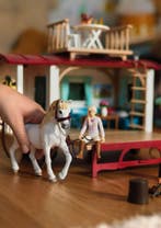 schleich HORSE CLUB Woonwagen voor geheime club-bijeenkom..., Verzenden, Nieuw