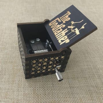 Houten Muziekdoos met Handopwinding - Antiek Design, Klassie, Verzenden, Nieuw
