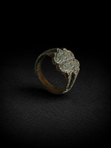 Byzantijns Brons Ring - 10e tot 12e eeuw na Christus (Zonder, Antiek en Kunst