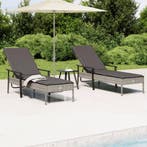 vidaXL Ligbedden 2 st met tafel en kussens poly rattan grijs, Tuin en Terras, Tuinsets en Loungesets, Verzenden, Nieuw