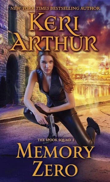 Memory Zero - Keri Arthur 9780440246589, Verzenden, Gelezen, Keri Arthur