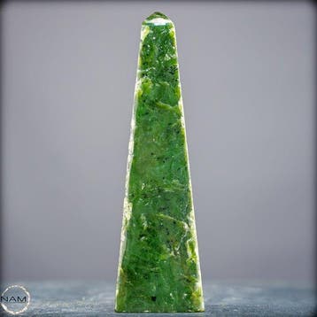 Zeer zeldzame natuurlijke jade-nephriet Crystal-Obelisk,