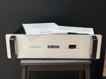 Audio Research - D130 Solid state eindversterker, Nieuw
