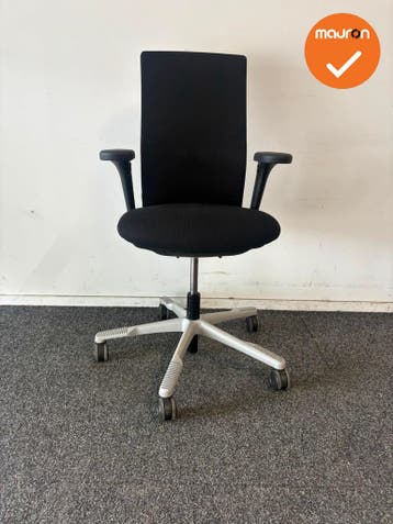 HAG bureaustoel Futu 1200S - Zwarte stoffering - 3D Armlegge, Werkplek, Ophalen of Verzenden, Gebruikt, Stoel