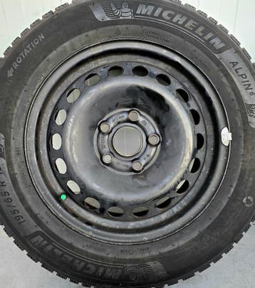Volkswagen Golf Caddy Audi A3 15 inch velgen winterbanden, 15 inch, Banden en Velgen, Nieuw, Personenwagen