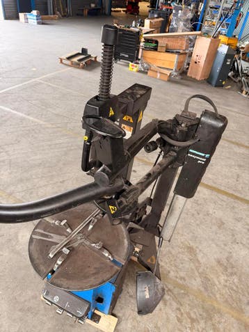 HOFMANN MONTY 3300 De- en monteermach - Gebruikt - €500,- ex, Auto diversen, Ophalen of Verzenden, Gebruikt