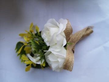 Luxe Corsage Wit met jute op pinclip Corsage Klaar, Hobby en Vrije tijd, Ophalen of Verzenden, Nieuw