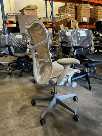 Refurbished Herman Miller Mirra 2 full option, Bureaustoel, Verzenden, Wit, Zo goed als nieuw, Bureaustoel
