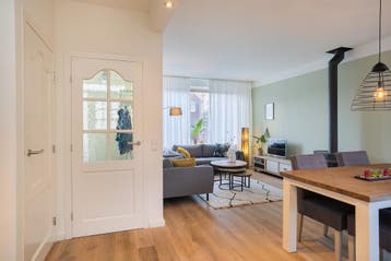 Te huur: Huis Oudlandsestraat in Steenbergen, Noord-Brabant, Steenbergen