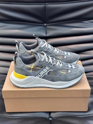 Burberry Sean Sneakers | Grey and Yellow, Kleding | Heren, Schoenen, Overige kleuren, Nieuw, Ophalen of Verzenden, Sneakers of Gympen